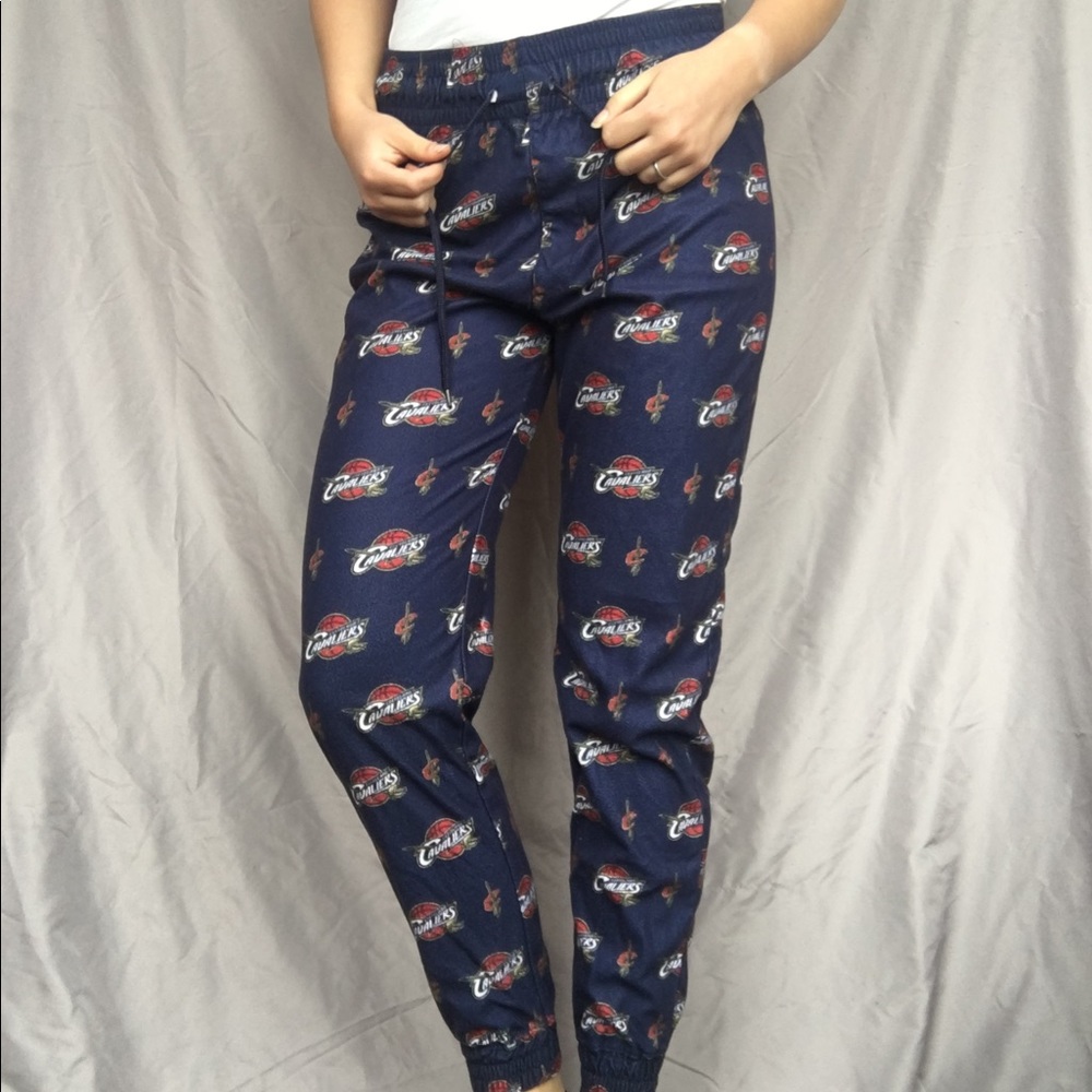 Cleveland Cavaliers joggers